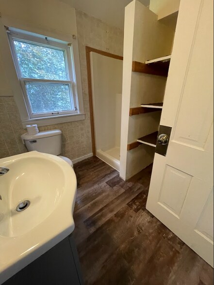 Building Photo - 161 N Prairie St