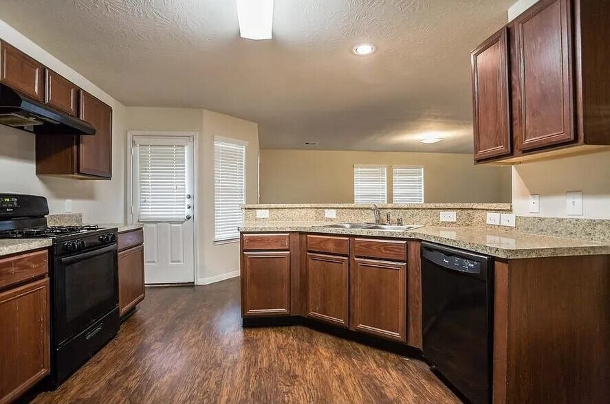 Building Photo - 12626 Mountain Daisy Rd