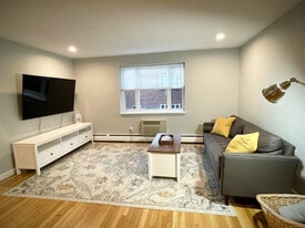 Building Photo - 55 Colborne Rd