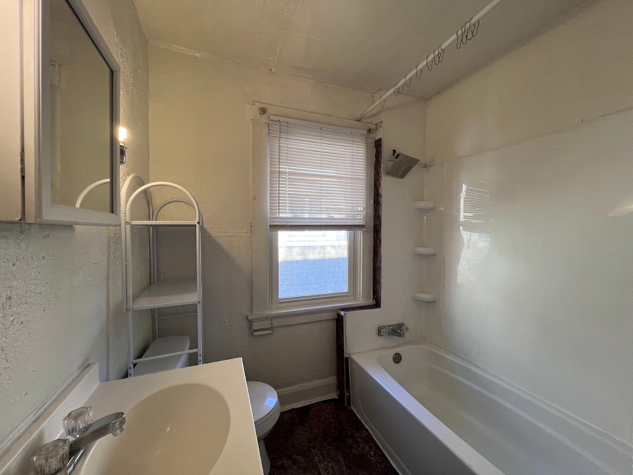 Building Photo - 1205 Sarah St