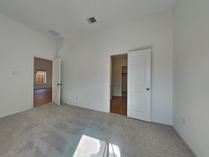 Building Photo - 27019 Breakaway Ln