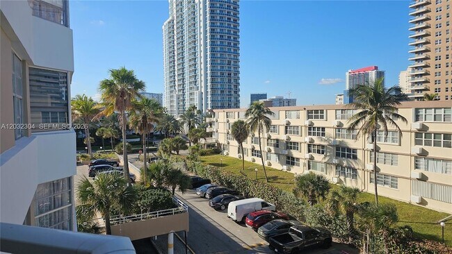 Building Photo - 1950 S Ocean Dr