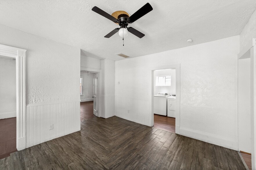 Building Photo - 8302 Sowinski Ave