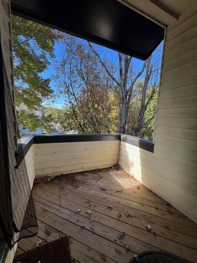 Building Photo - CONDO WITH LOFT IN GAITHERSBURG