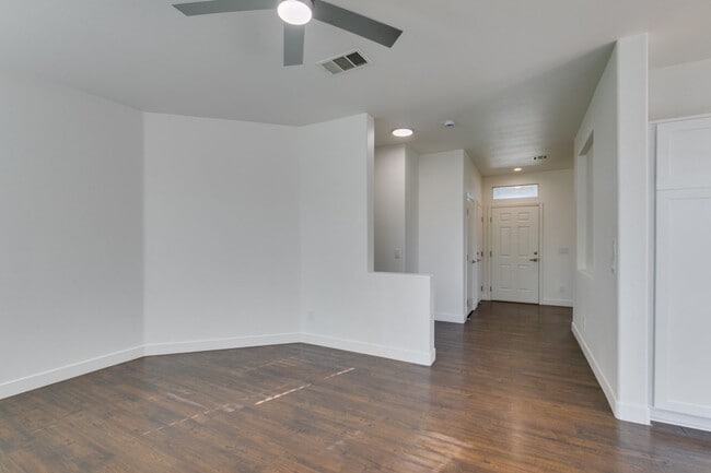 Building Photo - 2-Story Home  3 bedroom 2 bath in Summerlin