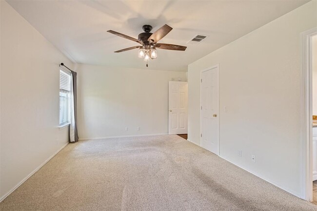 Building Photo - 105 Pentire Way