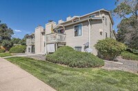 Building Photo - Newly Updated 2 Bedroom Condo- Move in ready! Move in Special $500 off 1st months rent!