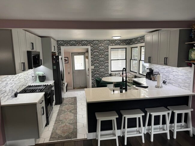 Building Photo - 4003 Owl Dr