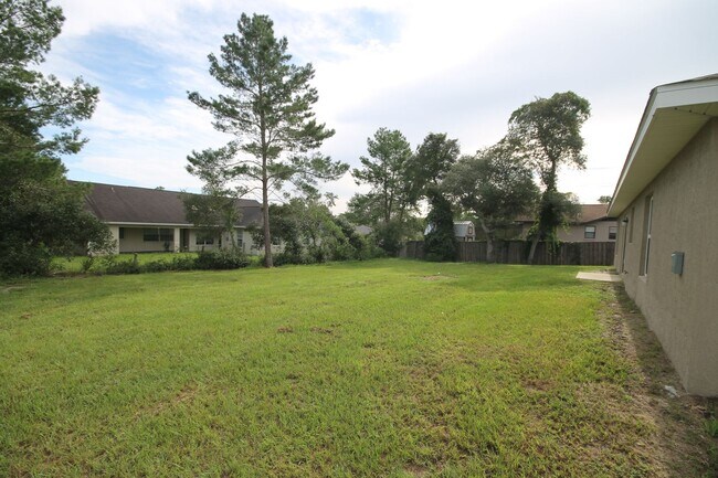 Building Photo - DISCOVER THE BEAUTIFUL 3 Bd/2Ba in Ocala!!