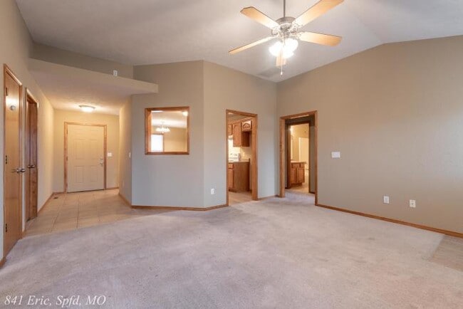 Building Photo - 841 S Eric St