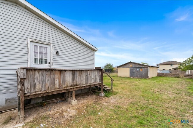 Building Photo - 2676 Pahmeyer Rd