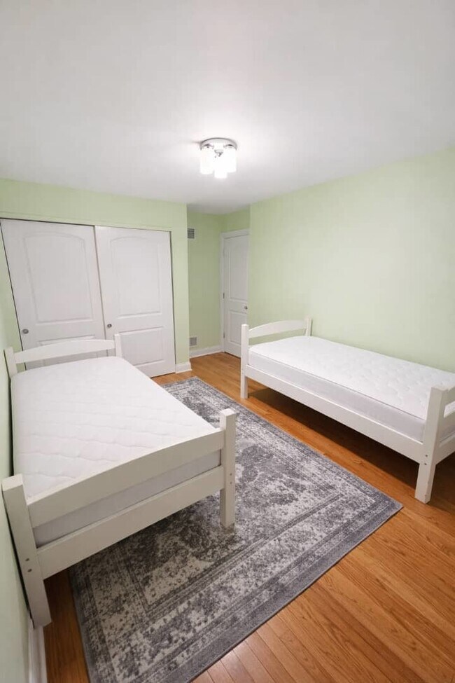 Building Photo - 770 Cordial Dr