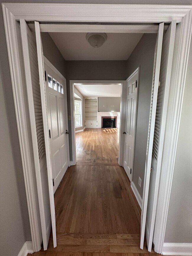 Building Photo - Click the “Apply Now” button or email wapmrentals@gmail.com for a prompt response.