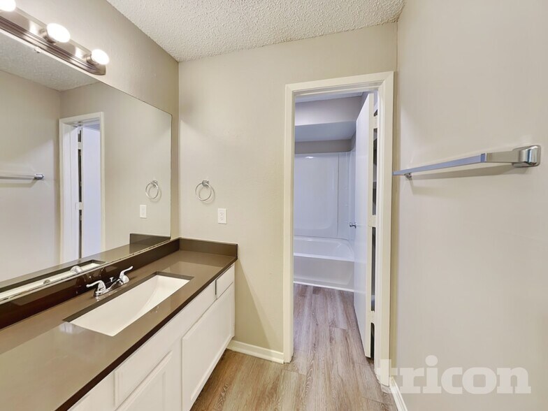 Building Photo - 4103 Orchard Hill Dr