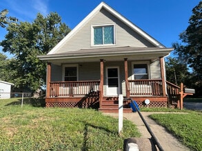 Building Photo - 2254 Lee Ave