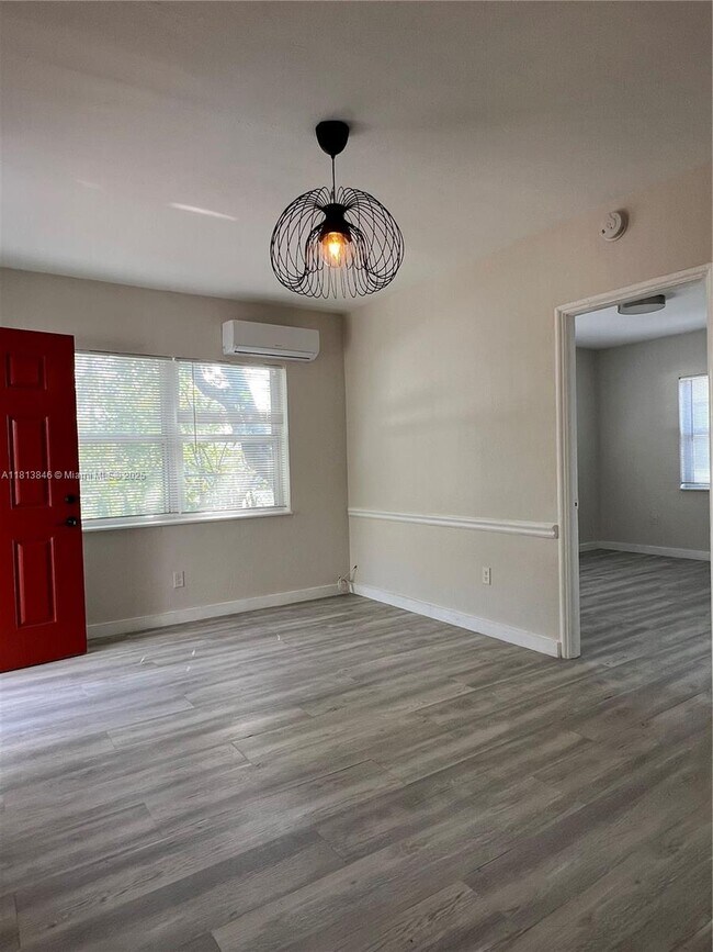 Building Photo - 150 NE 59th St