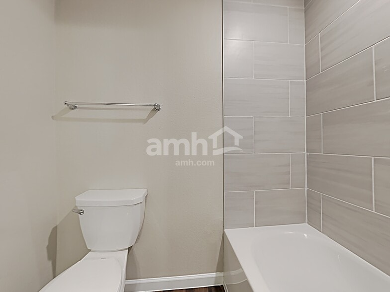 Building Photo - 91 Hemlock Point