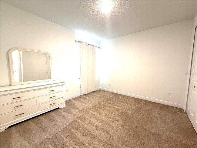 Building Photo - 15050 Lake Bessie Loop