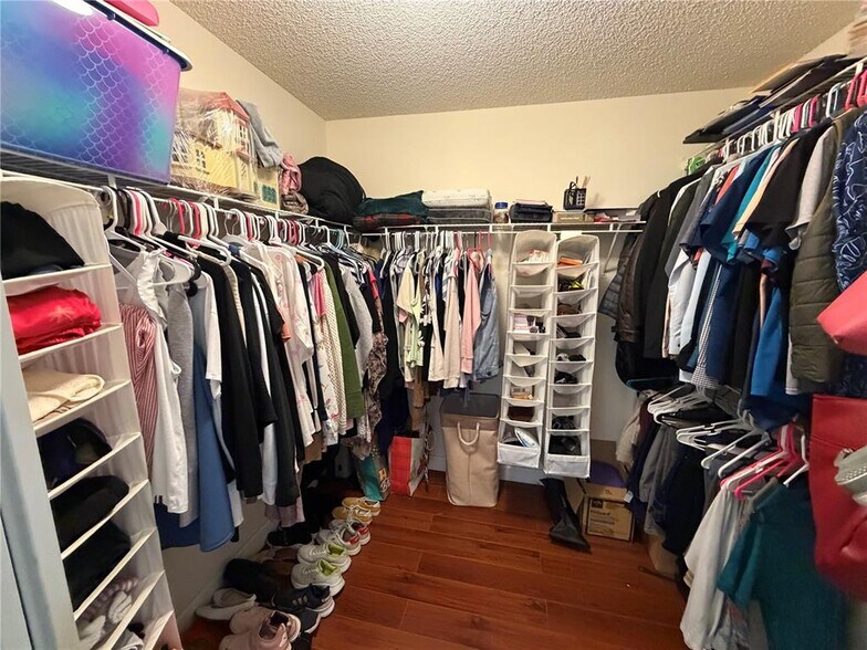 Building Photo - 4908 SW 151st Ave