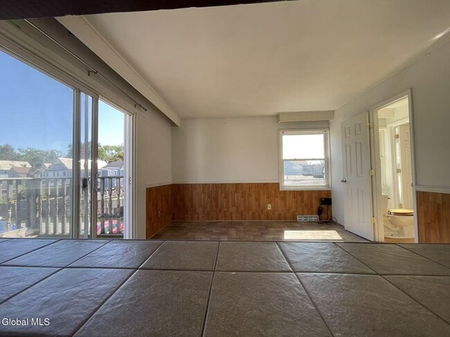 Building Photo - 1725 Union St