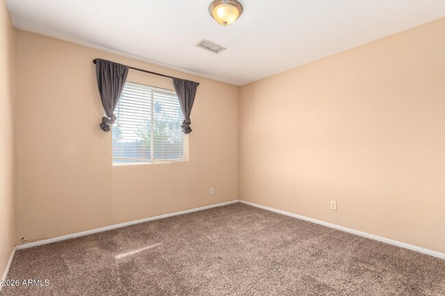 Building Photo - 1890 E Loma Vista Dr