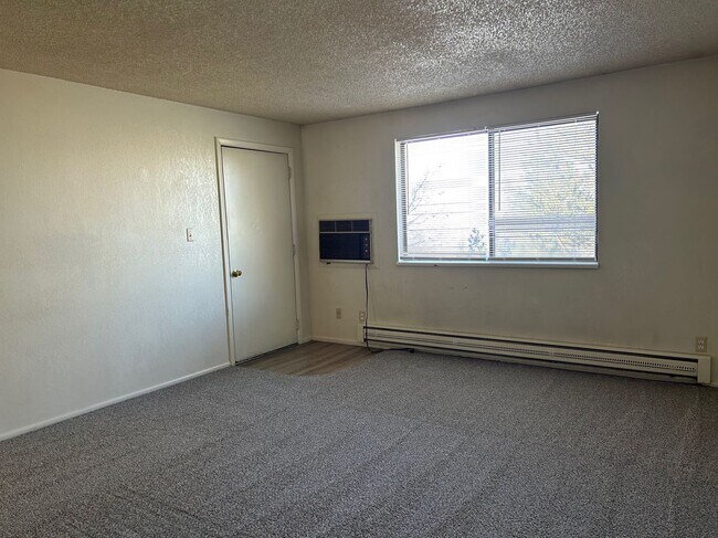 Building Photo - 2147 Marigold St