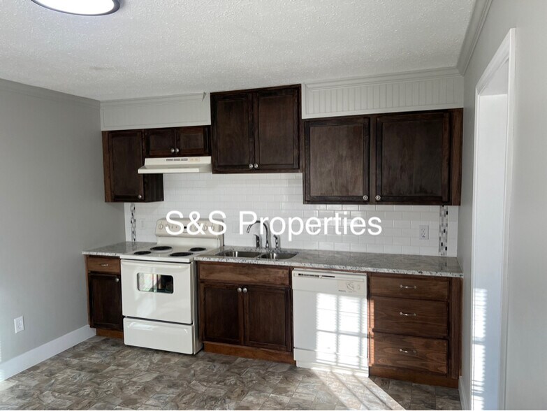 Building Photo - 5326 W 11th Pl