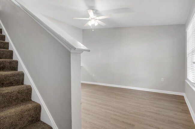 Building Photo - 2738 W Tharpe St