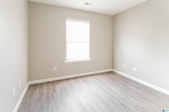 Building Photo - 165 Briar Ridge Ln