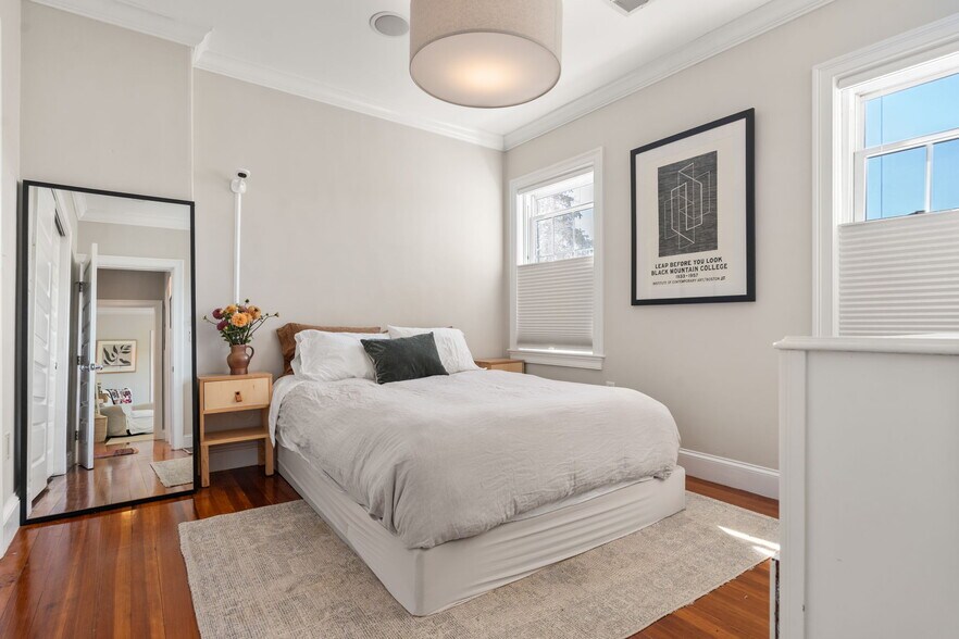 Building Photo - 22 S Walter St