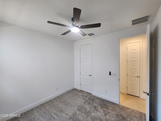 Building Photo - 11214 N 168th Dr