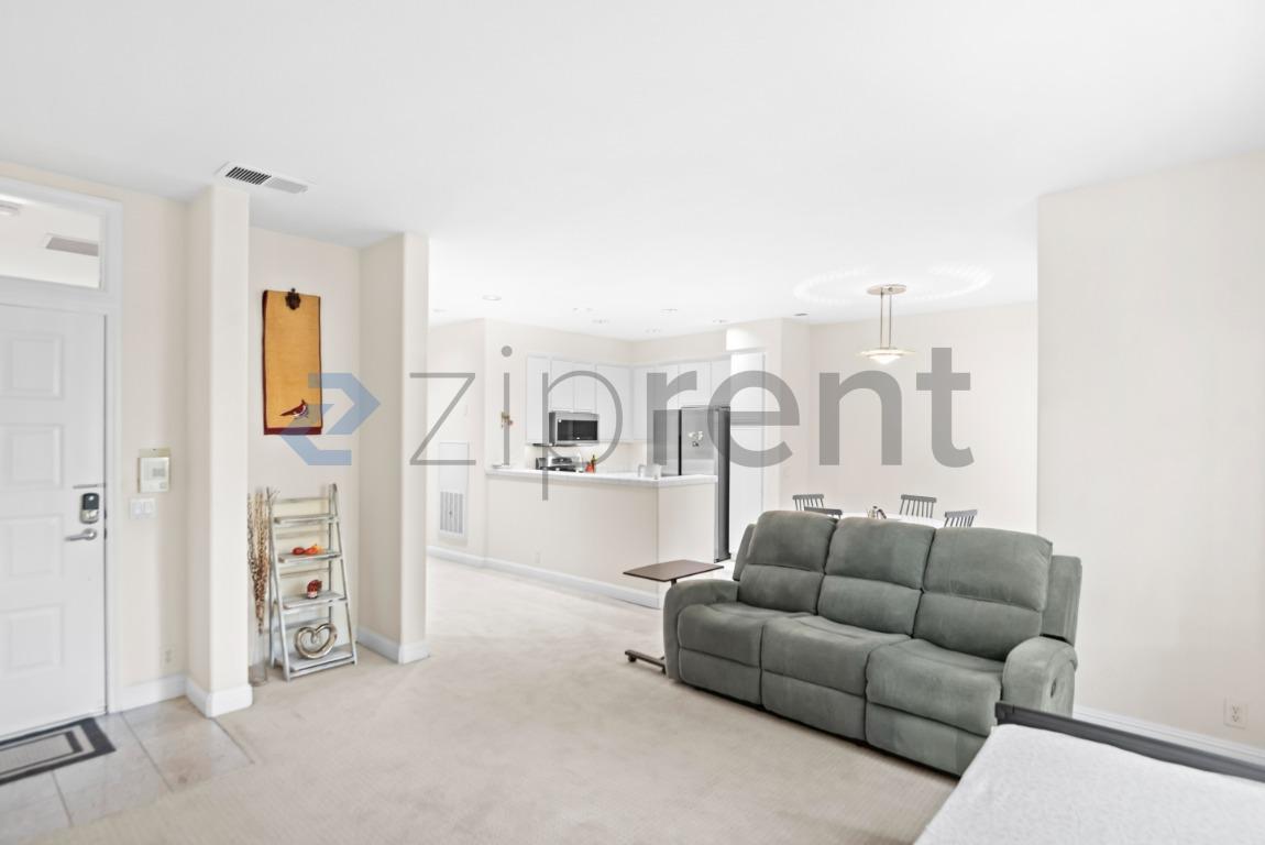 Building Photo - Unit 219