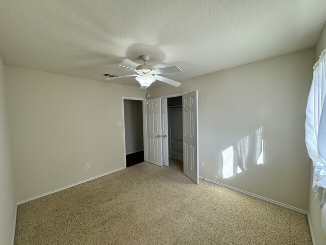 Building Photo - 2041 Rain Dance Loop