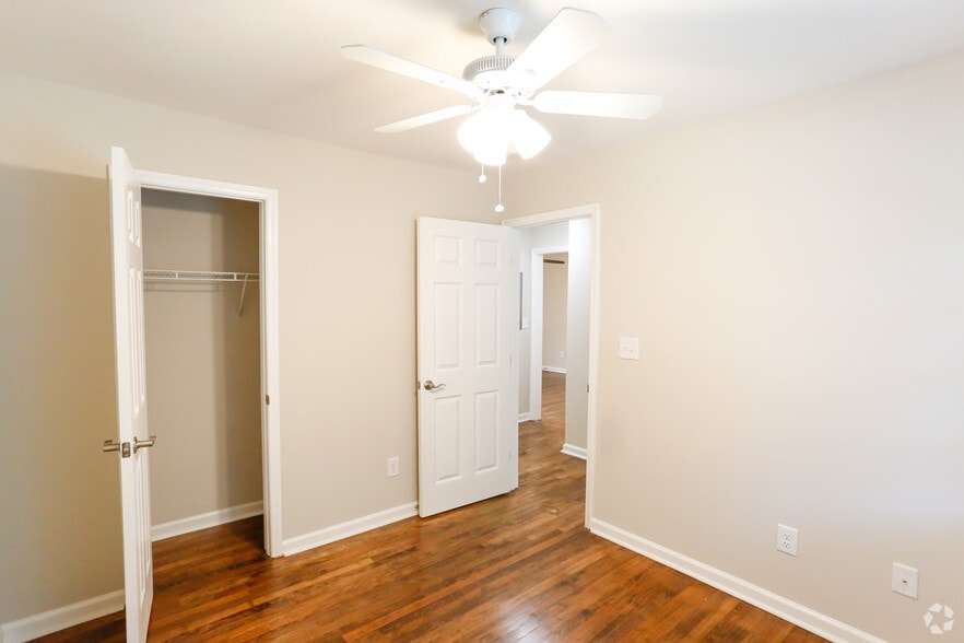 2BR,1BA - The Flats at Marlowe