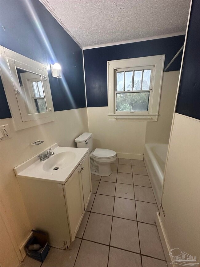 Building Photo - 14 E Strong St