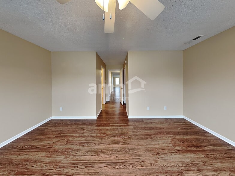 Building Photo - 6847 Tadpole Ct