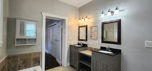 Building Photo - 3411 N Fulton Ave