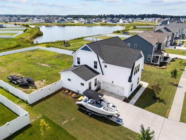 Building Photo - 105 Farmridge Wy