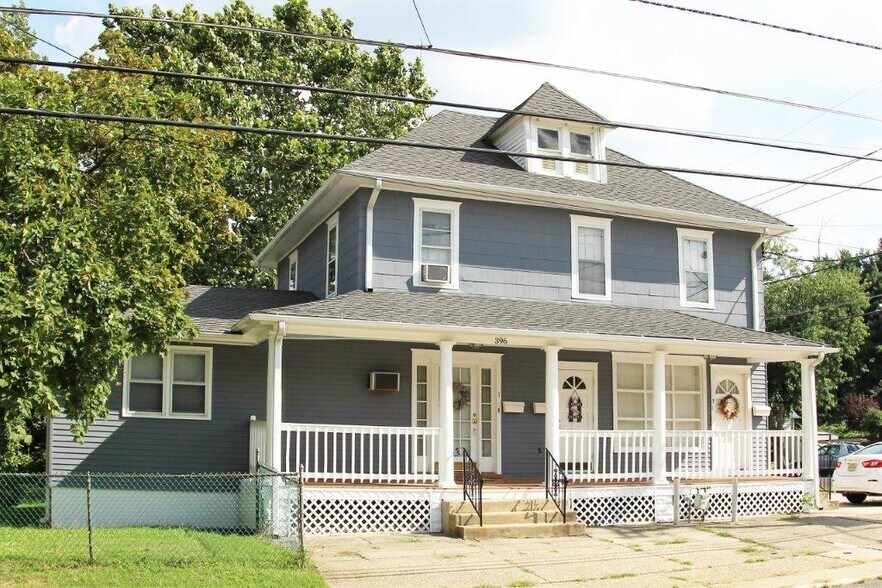 Building Photo - 396 W Clements Bridge Rd