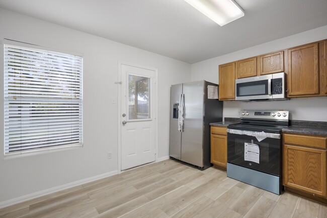 Building Photo - 1518 McCarthy Ave