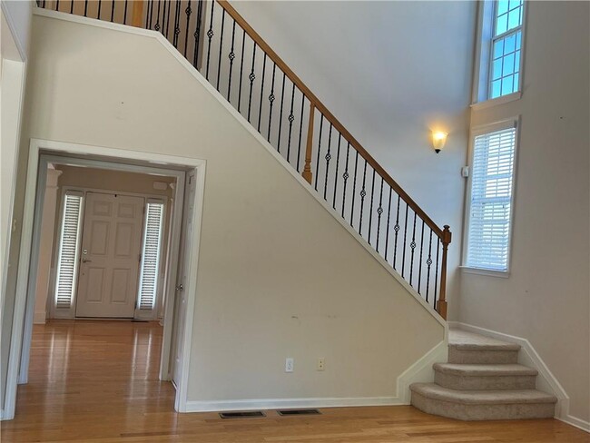 Building Photo - 610 Cricklewood Dr