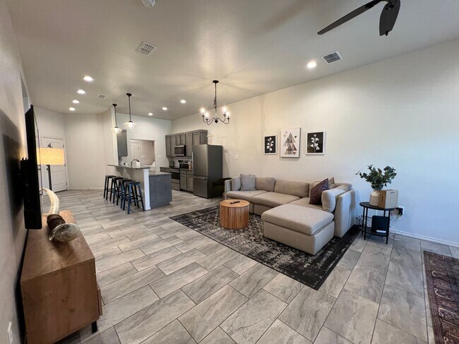 Building Photo - 2Bed/ 2Bath Available MAY- in Lubbock cooper ISD!