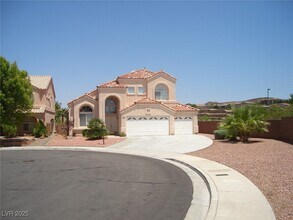 Building Photo - 2400 Indian Pony Ct