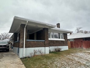 Building Photo - 2825 S Madison Ave