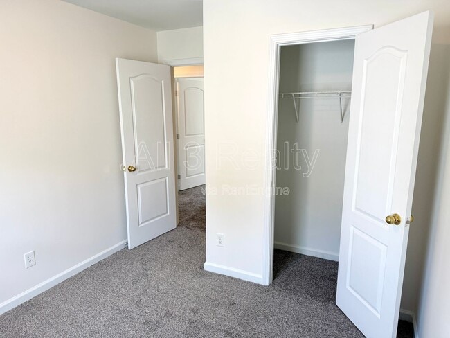 Building Photo - 49 Anna Way