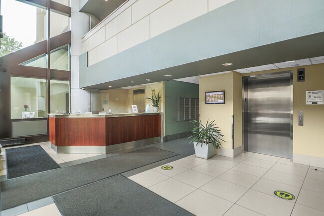 Building Photo - 127 Greyrock Pl