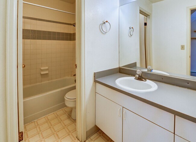 Building Photo - 1631 19th St