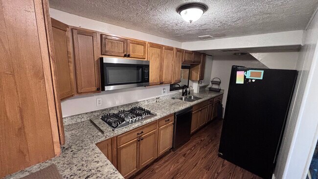 Building Photo - 1238 Newport Ln