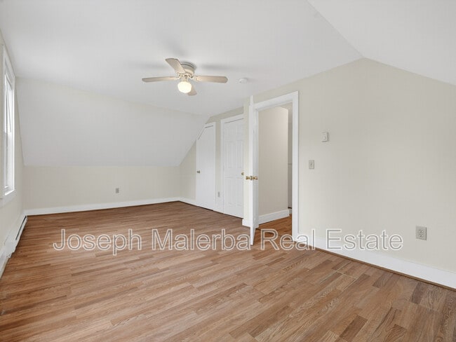 Building Photo - 483 Boswell Ave