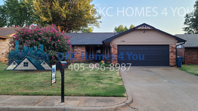 Building Photo - Nice Home in Edmond
